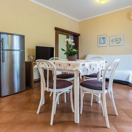 Gorgeous Apartment In Porec With Kitchen Экстерьер фото