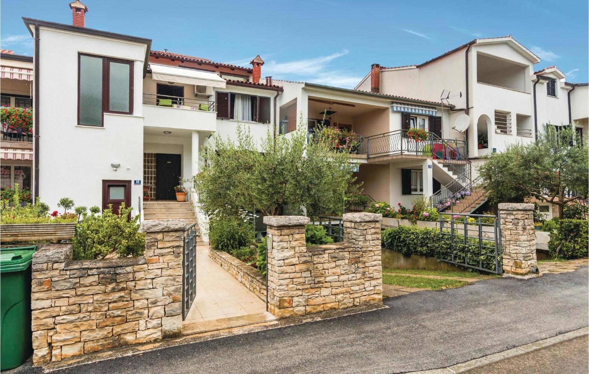 Gorgeous Apartment In Porec With Kitchen Экстерьер фото