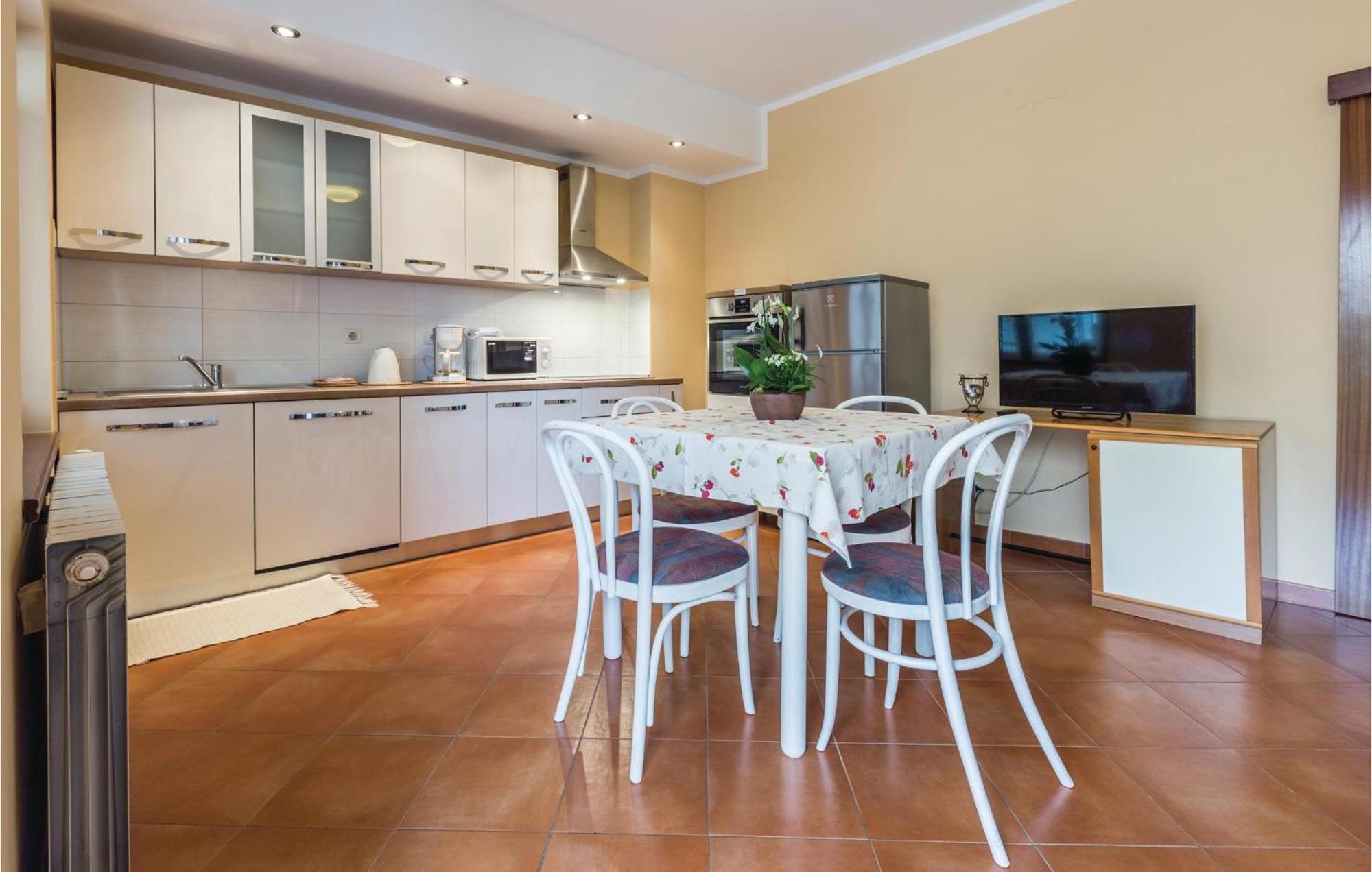 Gorgeous Apartment In Porec With Kitchen Экстерьер фото